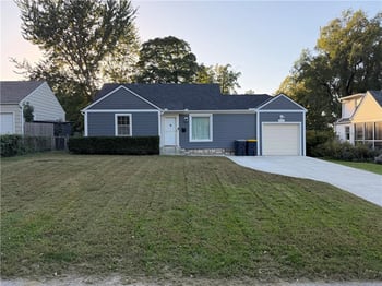 8306 Ward Parkway Pz, Kansas City, MO 64114