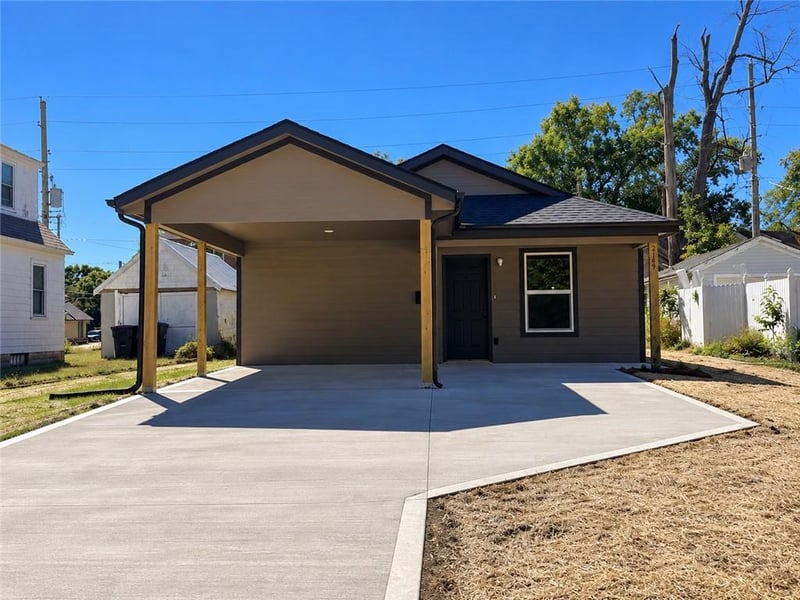 214 Grover St, Warrensburg, MO 64093