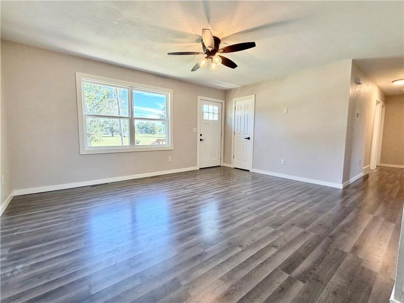 818 S High St, Butler, MO 64730