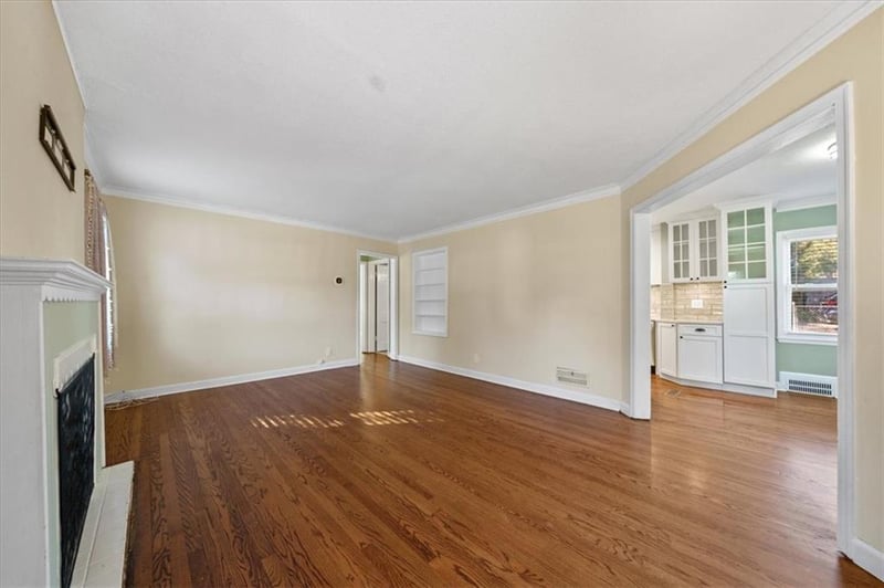 5600 Maple St, Mission, KS 66202