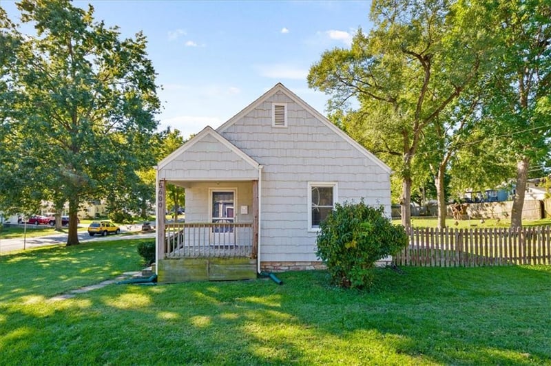 5600 Maple St, Mission, KS 66202