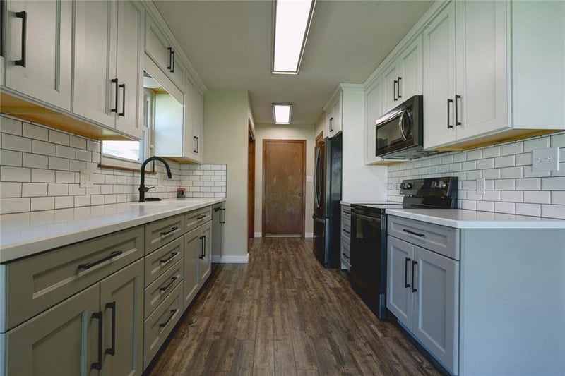 16604 E 53rd St S, Independence, MO 64055