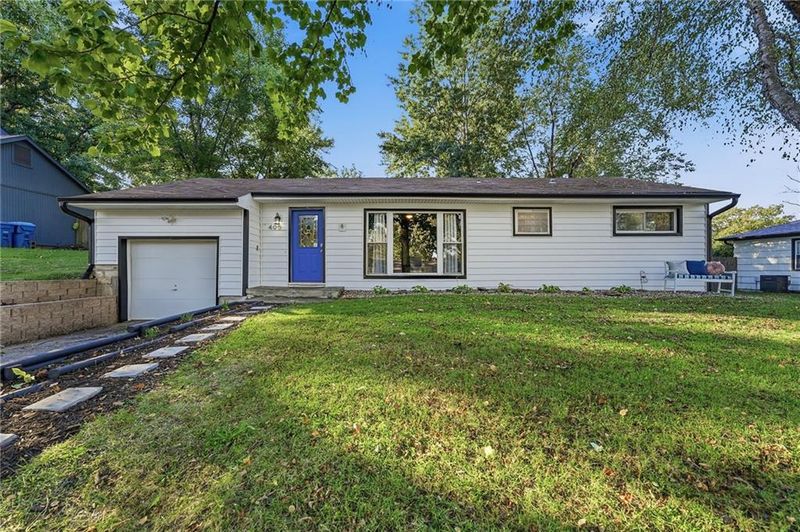 405 NE Moreland Dr, Kansas City, MO 64118
