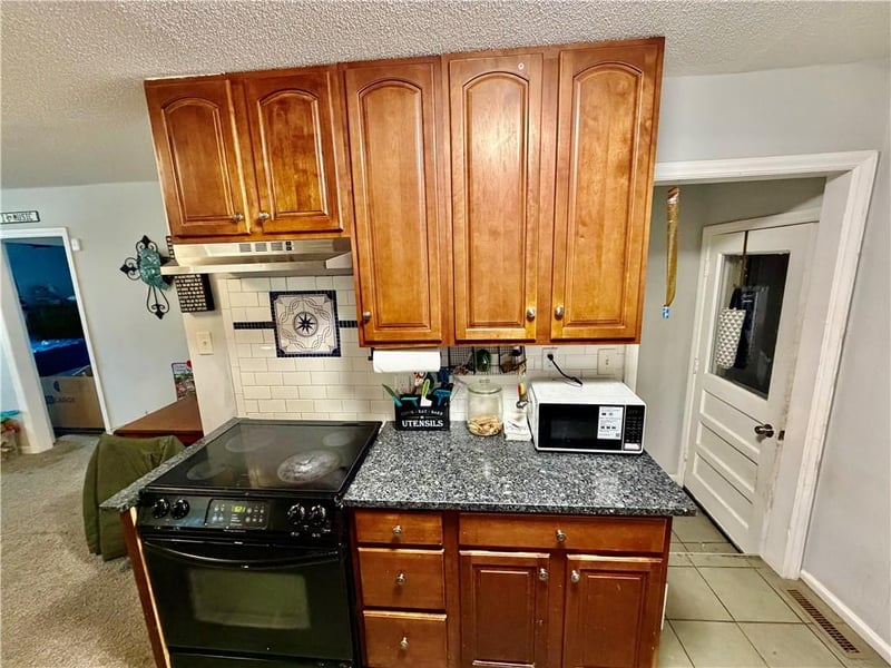 10501 E 27th Ter S, Independence, MO 64052