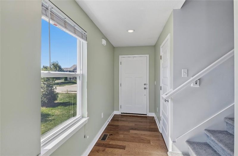 8828 SW 9th St, Blue Springs, MO 64064