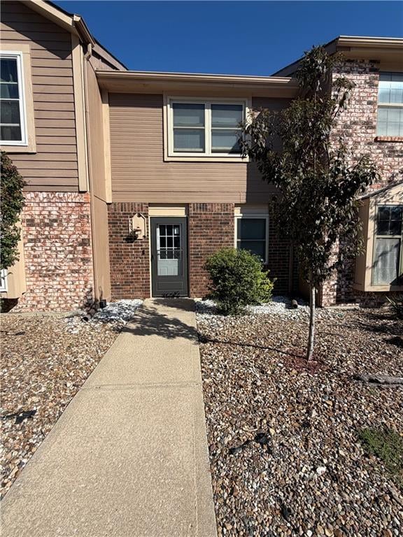 725 SW Liggett Rd #C, Blue Springs, MO 64015