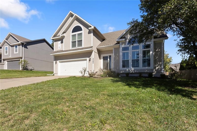2280 W Cothrell St, Olathe, KS 66061