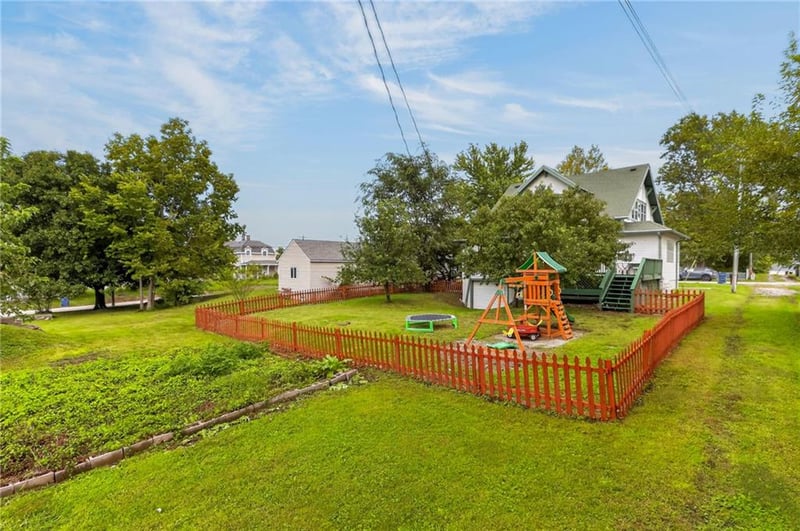 206 S Daviess St, Gallatin, MO 64640