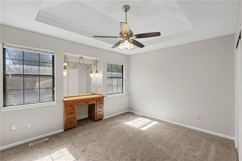 3804 NE Woods Ct, Lee's Summit, MO 64064