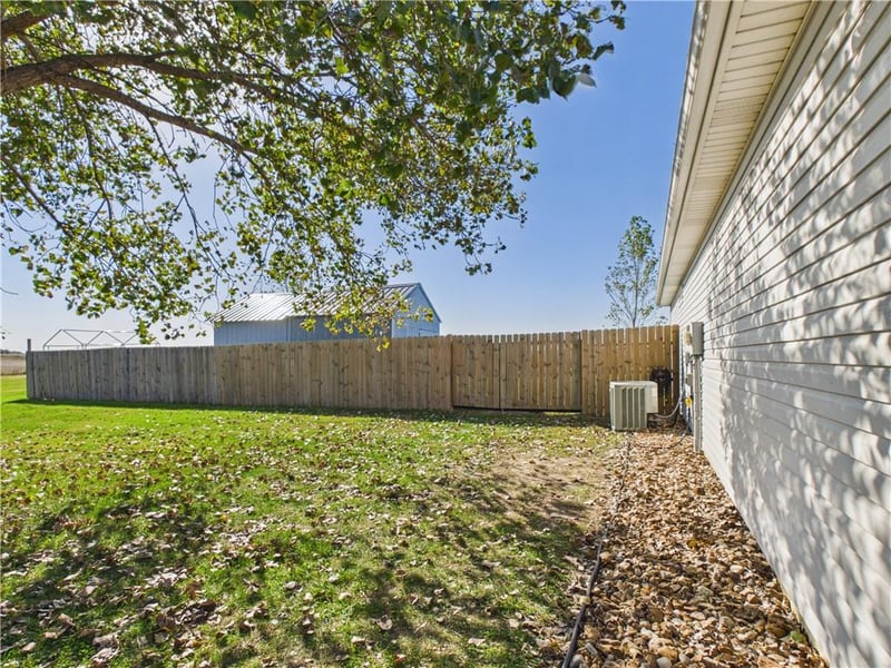 398 SE 981st Rd, Knob Noster, MO 65336