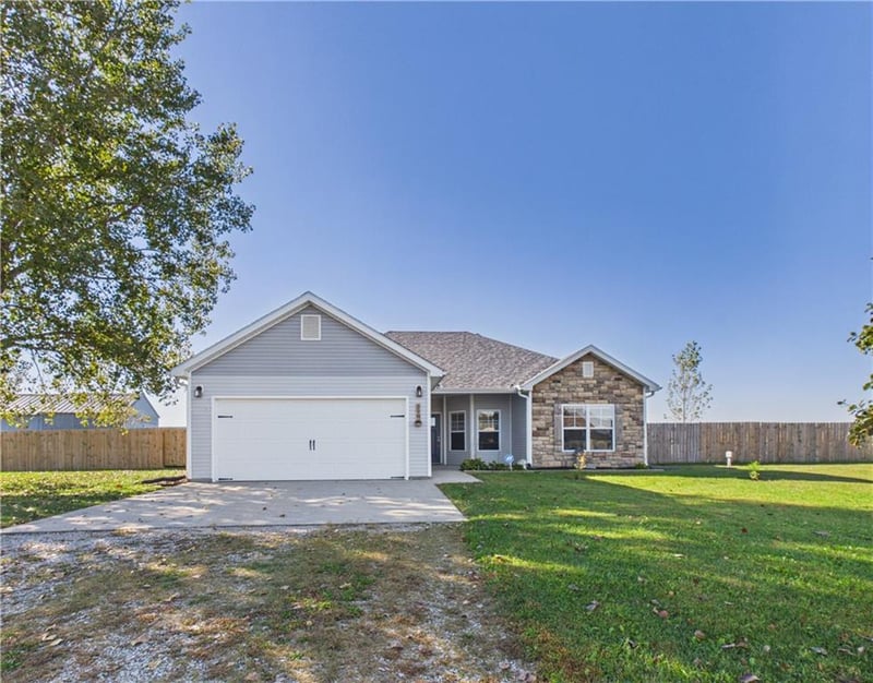 398 SE 981st Rd, Knob Noster, MO 65336