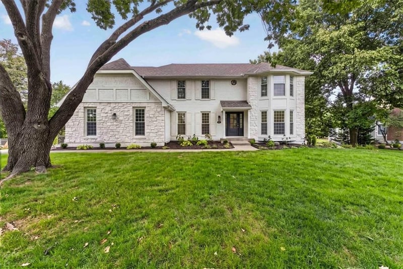 3688 W 127th Pl, Leawood, KS 66209
