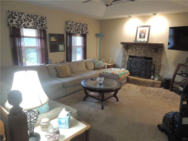 6911 N Liberty St, Liberty, MO 64118