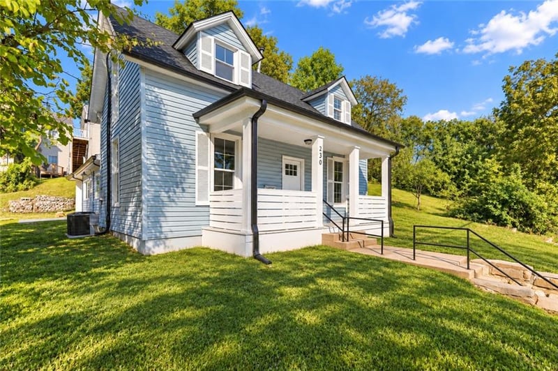 230 N Missouri St, Liberty, MO 64068