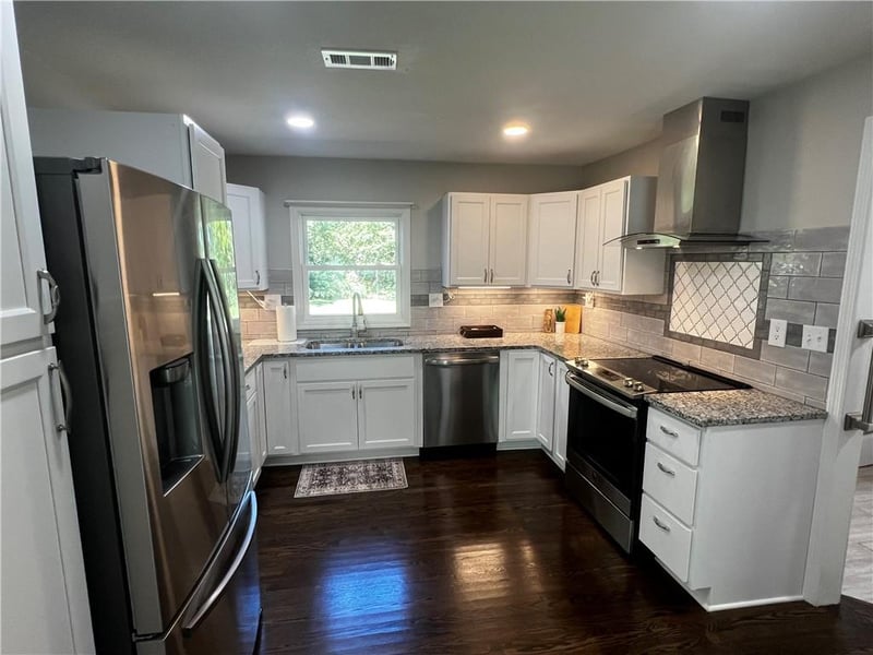 604 NE 74th Ter, Gladstone, MO 64118