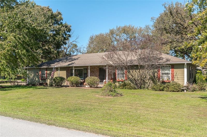 835 Locust St, Lawrence, KS 66044