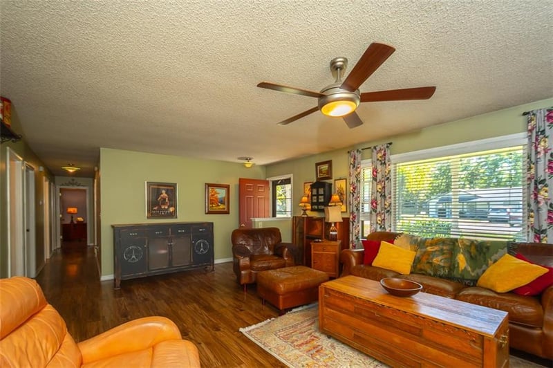 835 Locust St, Lawrence, KS 66044