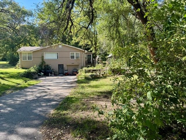 10020 W 51st St, Merriam, KS 66203