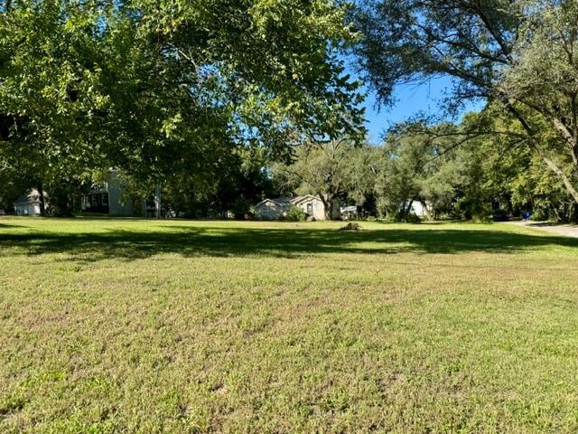 10020 W 51st St, Merriam, KS 66203
