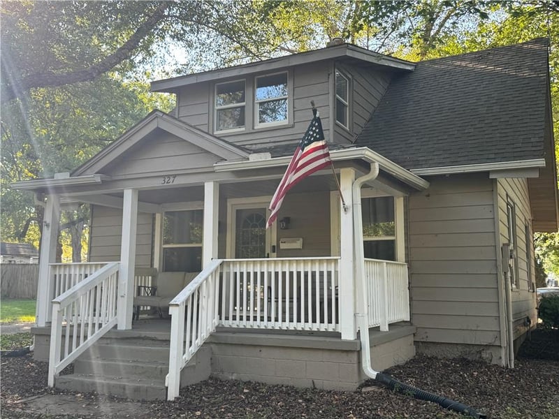 327 W Southside Blvd, Independence, MO 64055