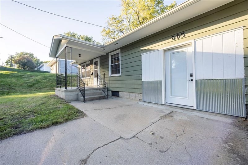 603 Snowden Dr, Rock Port, MO 64482