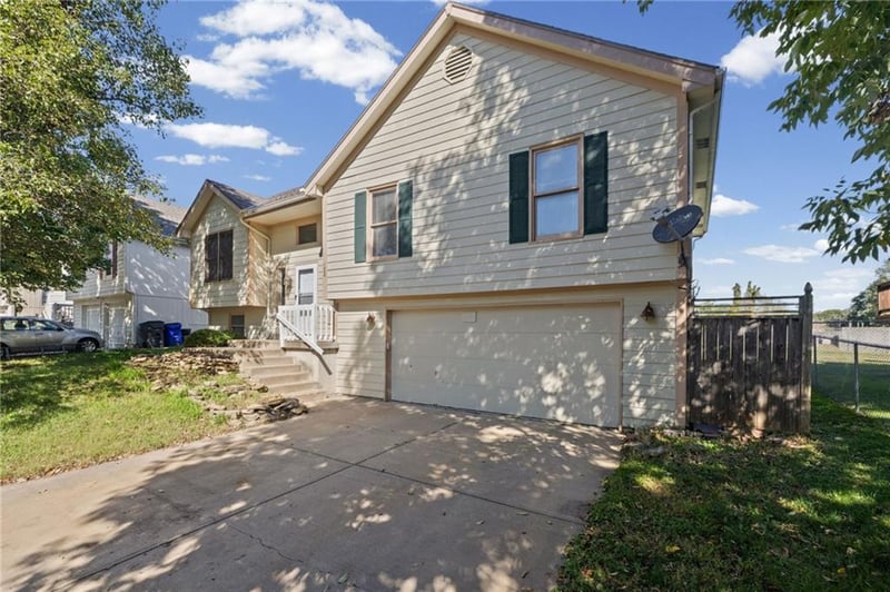 1558 W Mulberry St, Olathe, KS 66061