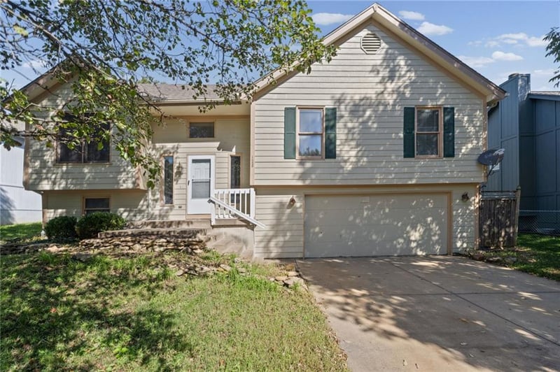 1558 W Mulberry St, Olathe, KS 66061