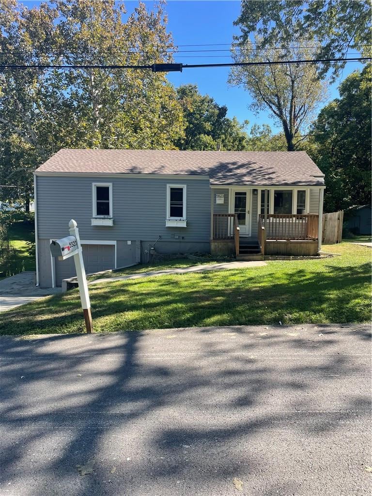 5523 N Poe St, Kansas City, MO 64119
