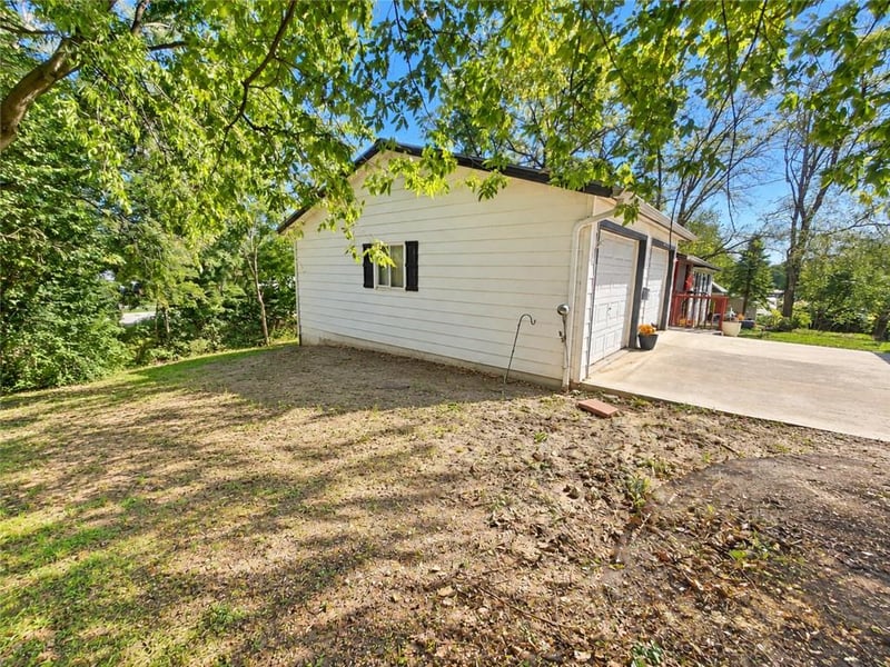 109 N Market St, Rock Port, MO 64482