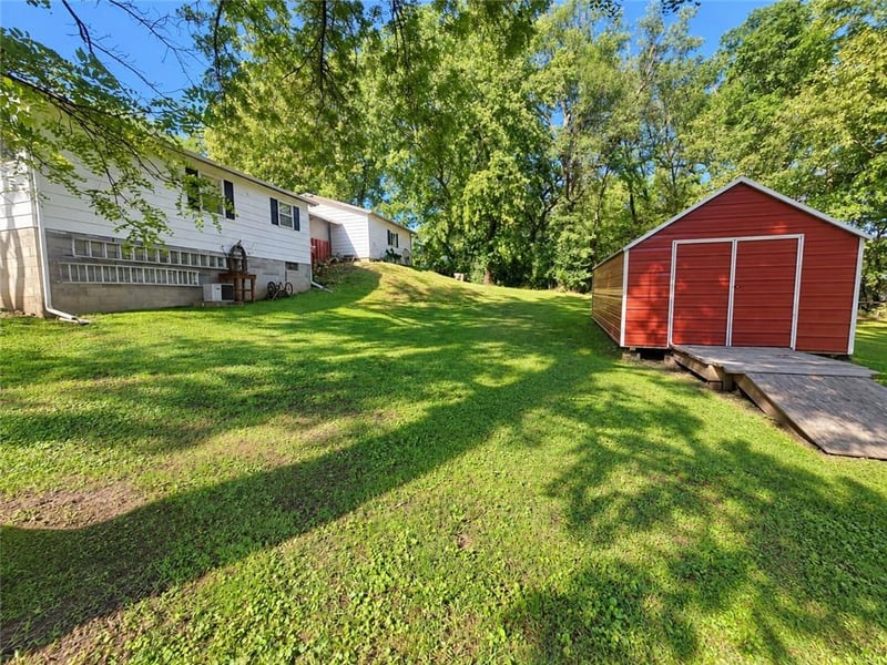 109 N Market St, Rock Port, MO 64482