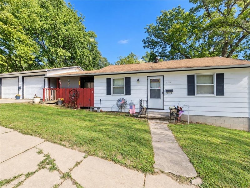 109 N Market St, Rock Port, MO 64482