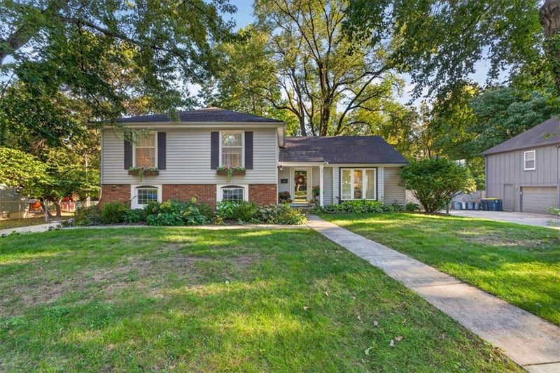 611 W Santa Fe Trl, Kansas City, MO 64145