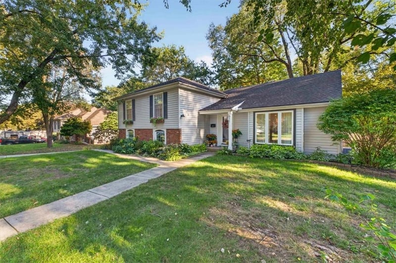 611 W Santa Fe Trl, Kansas City, MO 64145