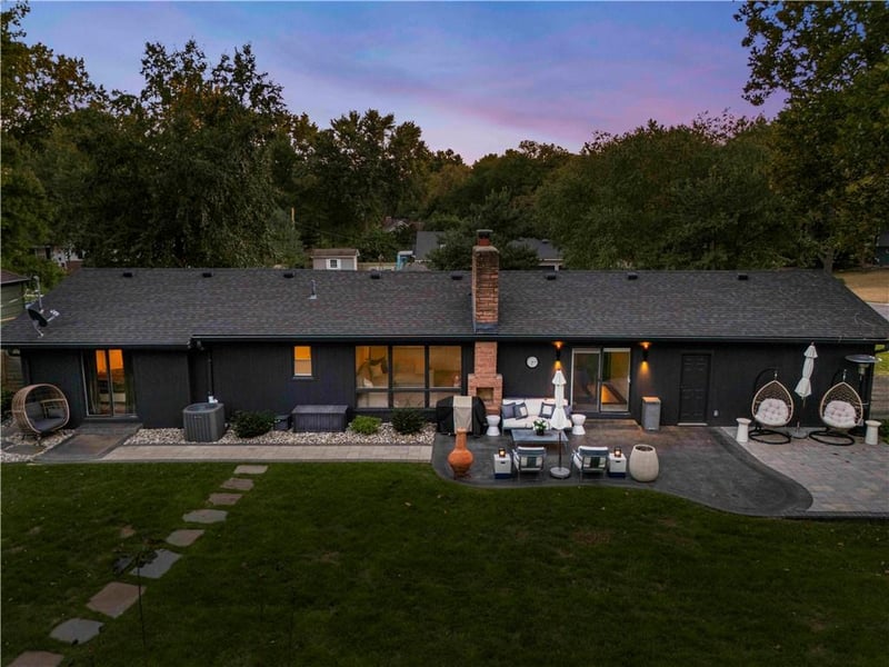 3718 W 96th St, Overland Park, KS 66206