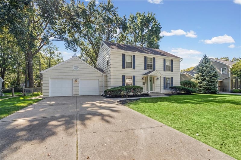 5419 W 100th Ter, Overland Park, KS 66207
