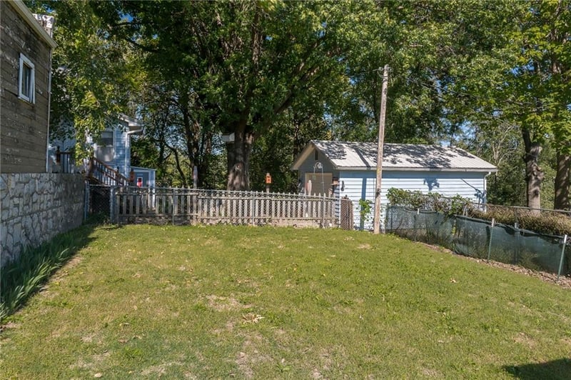 703 Mcdonald St, St Joseph, MO 64505