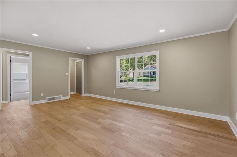 7541 Rainbow Dr, Prairie Village, KS 66208