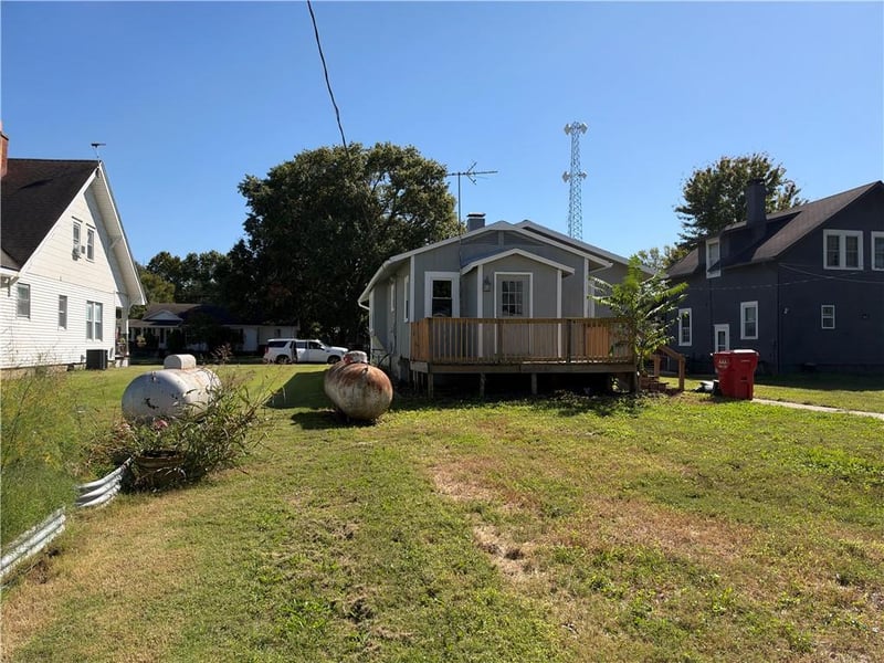 319 Parkway St, Hardin, MO 64035