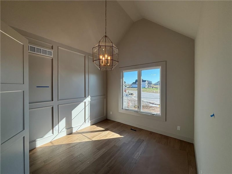 9714 W 175th Ter, Overland Park, KS 66221