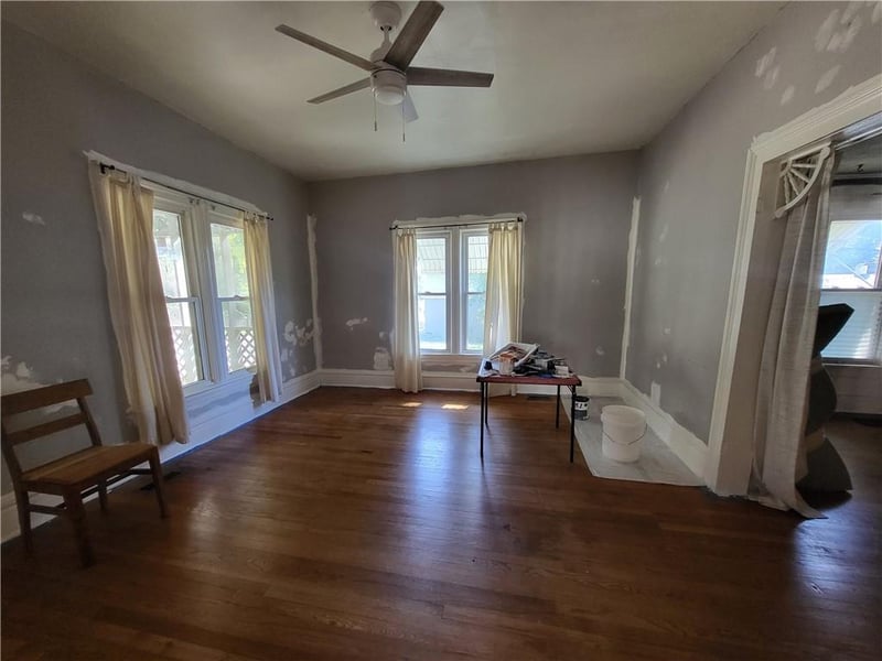 2002 N 3rd St, St Joseph, MO 64505
