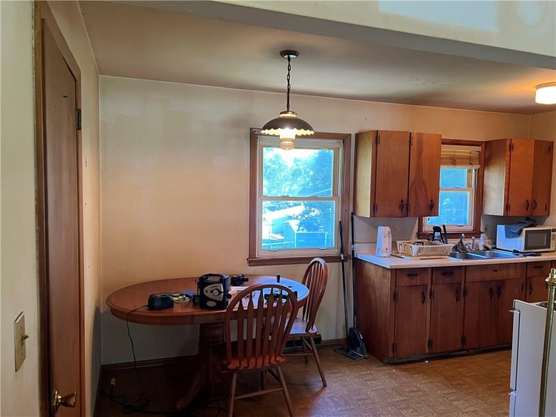 6001 N Michigan Pl, Gladstone, MO 64118