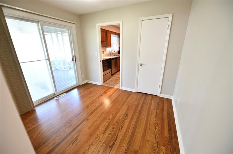 302 NE Howard St, Lee's Summit, MO 64063