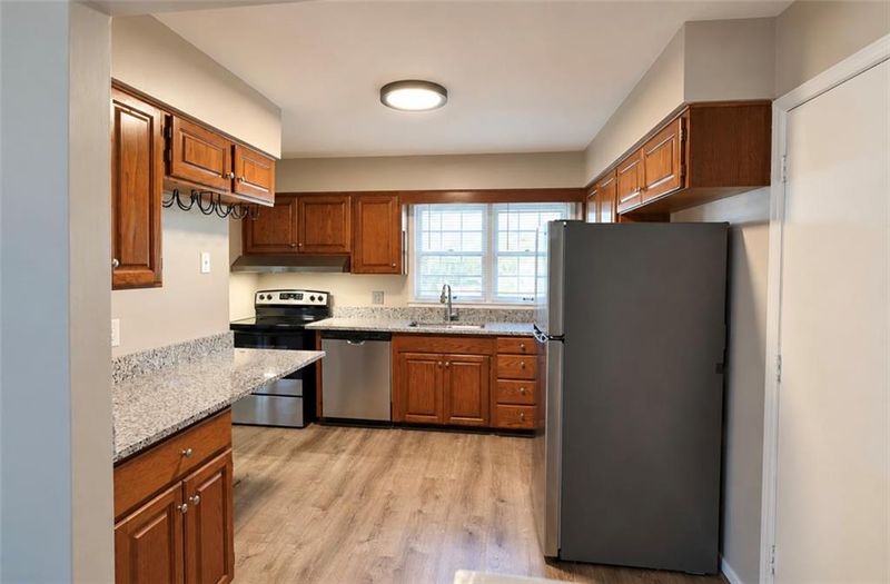 302 NE Howard St, Lee's Summit, MO 64063