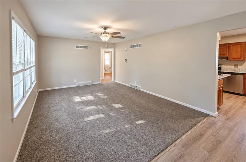 302 NE Howard St, Lee's Summit, MO 64063