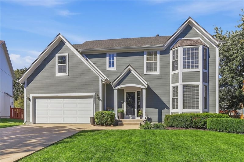 15836 W 153rd Ter, Olathe, KS 66062