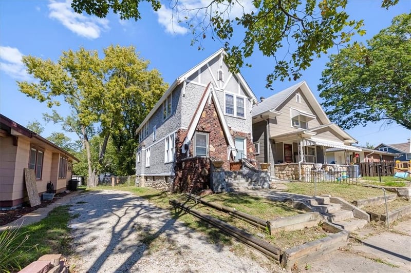 2012 Grandview Blvd, Kansas City, KS 66102