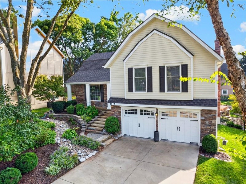 14813 W 83rd Ter, Lenexa, KS 66215