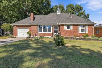 12004 E 48th St S, Kansas City, MO 64133