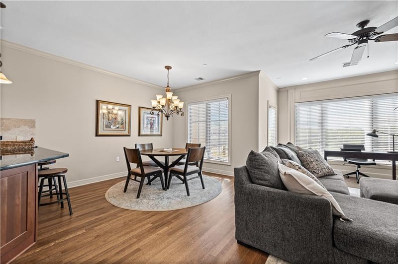 10531 Mission Rd #206, Leawood, KS 66206