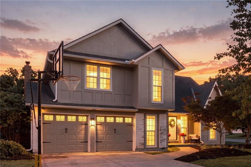 206 NE Shoreview Dr, Lee's Summit, MO 64064